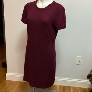 T-Shirt Burgundy Dress